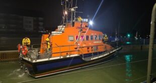 Eastbourne RNLI lifeboat responds to the distress call from the Jerki (Eastbourne RNLI)