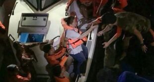 Survivors from the sinking come ashore (PCG)