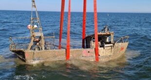 raising wreck of fishing vessel