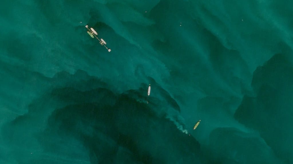 1793045280_6adfb320a7b6b Tankers at the loading terminal southeast of Al-Faw, October 25 (Copernicus / Sentinel-2)